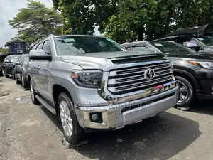 Toyota Sequoia 2014 Silver