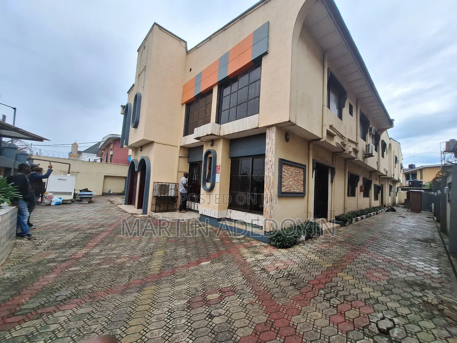 Executive 20-Rooms Hotel