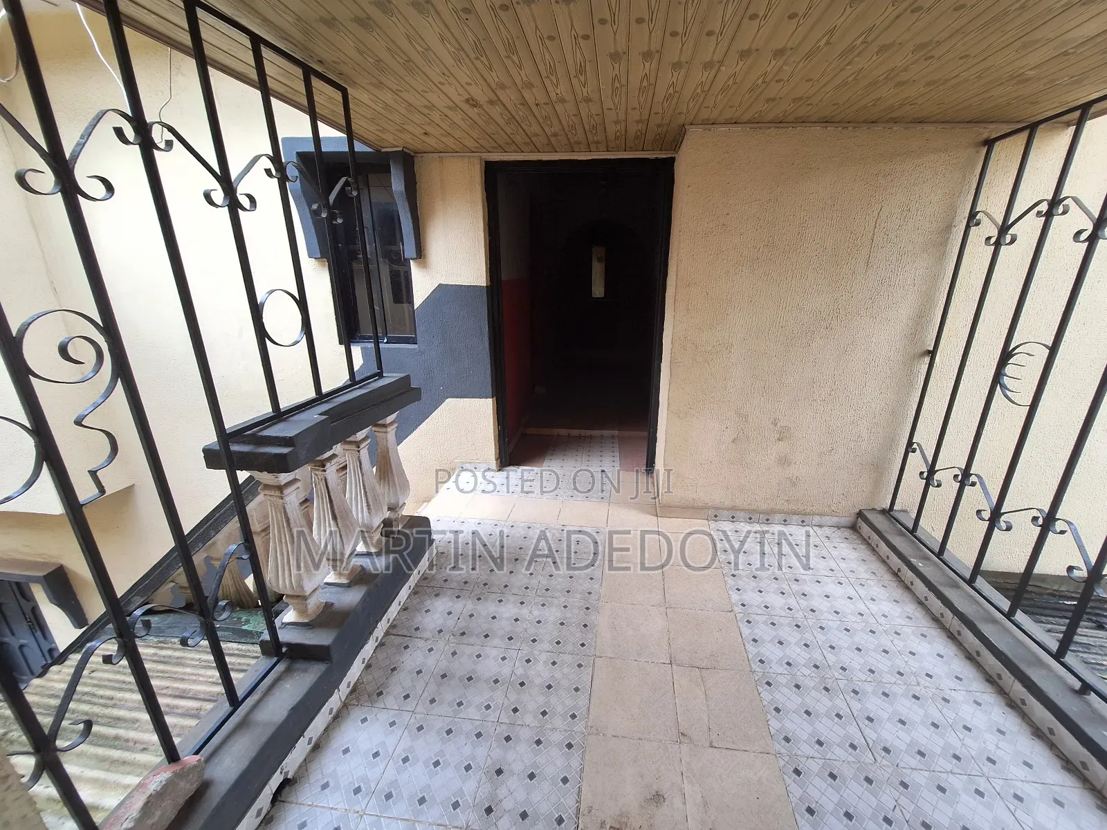 Executive 20-Rooms Hotel