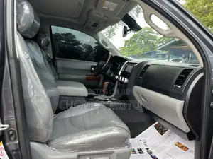Toyota Sequoia 2018 Gray