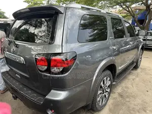 Toyota Sequoia 2018 Gray