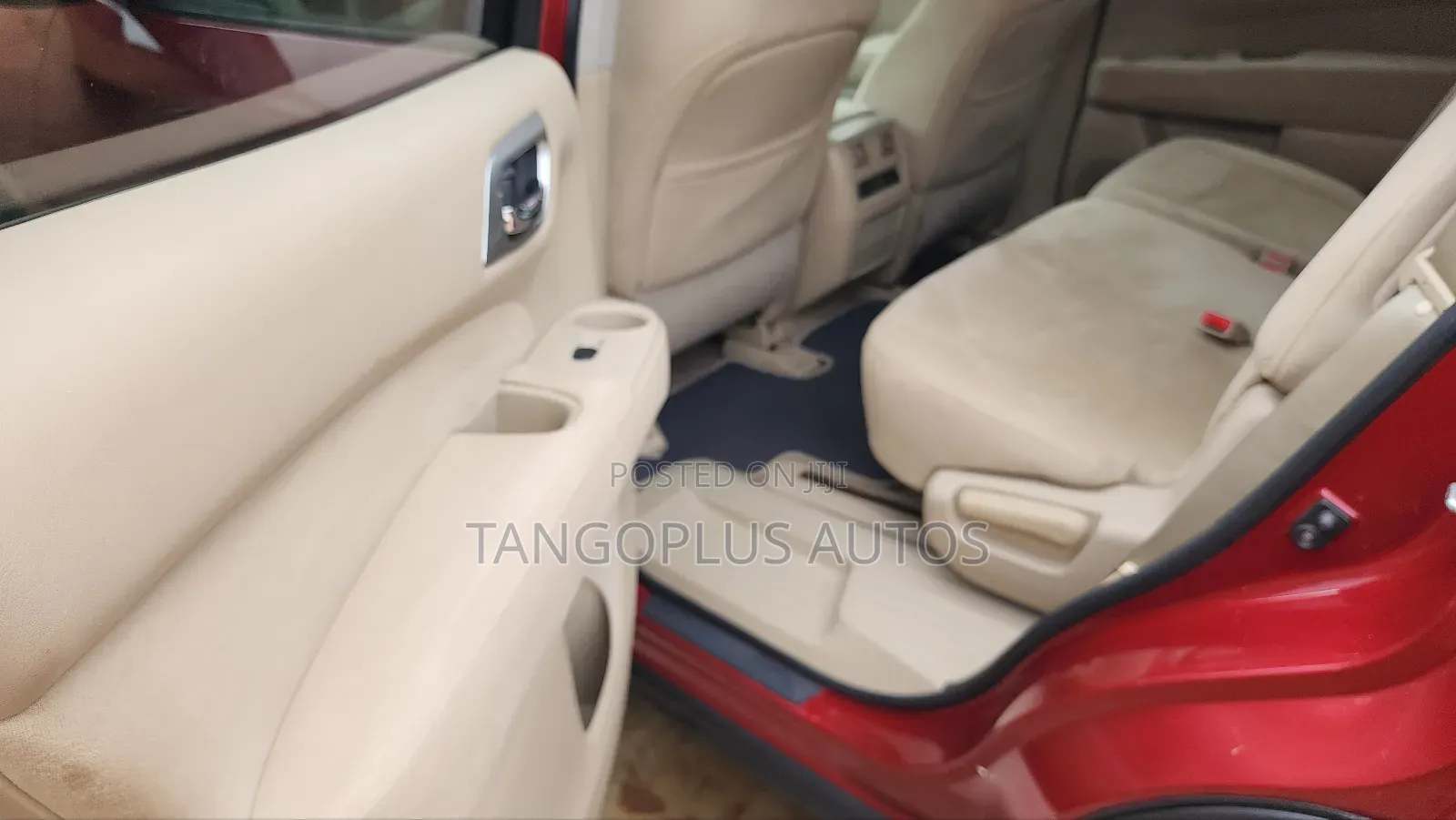 Nissan Pathfinder 2015 Red