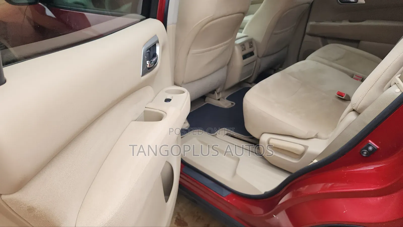 Nissan Pathfinder 2015 Red