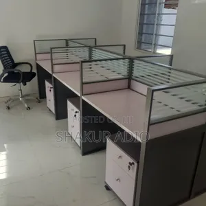 Quality Workstation by 6 People