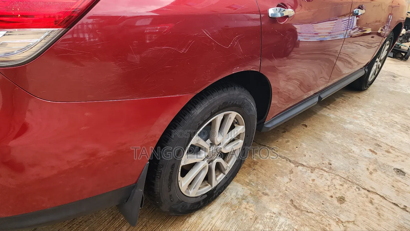 Nissan Pathfinder 2015 Red
