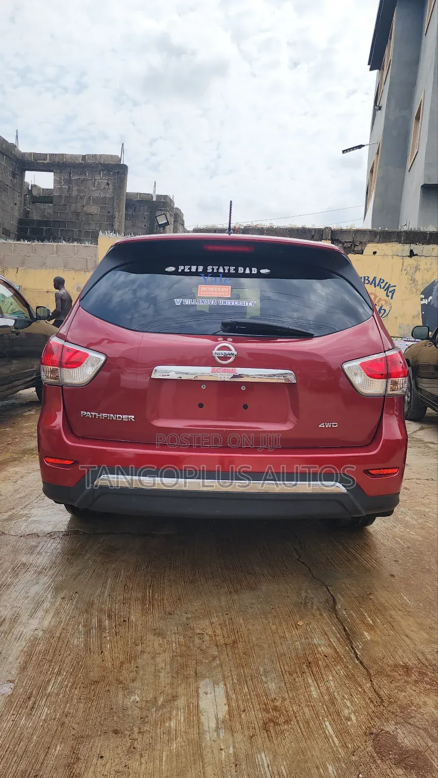 Nissan Pathfinder 2015 Red