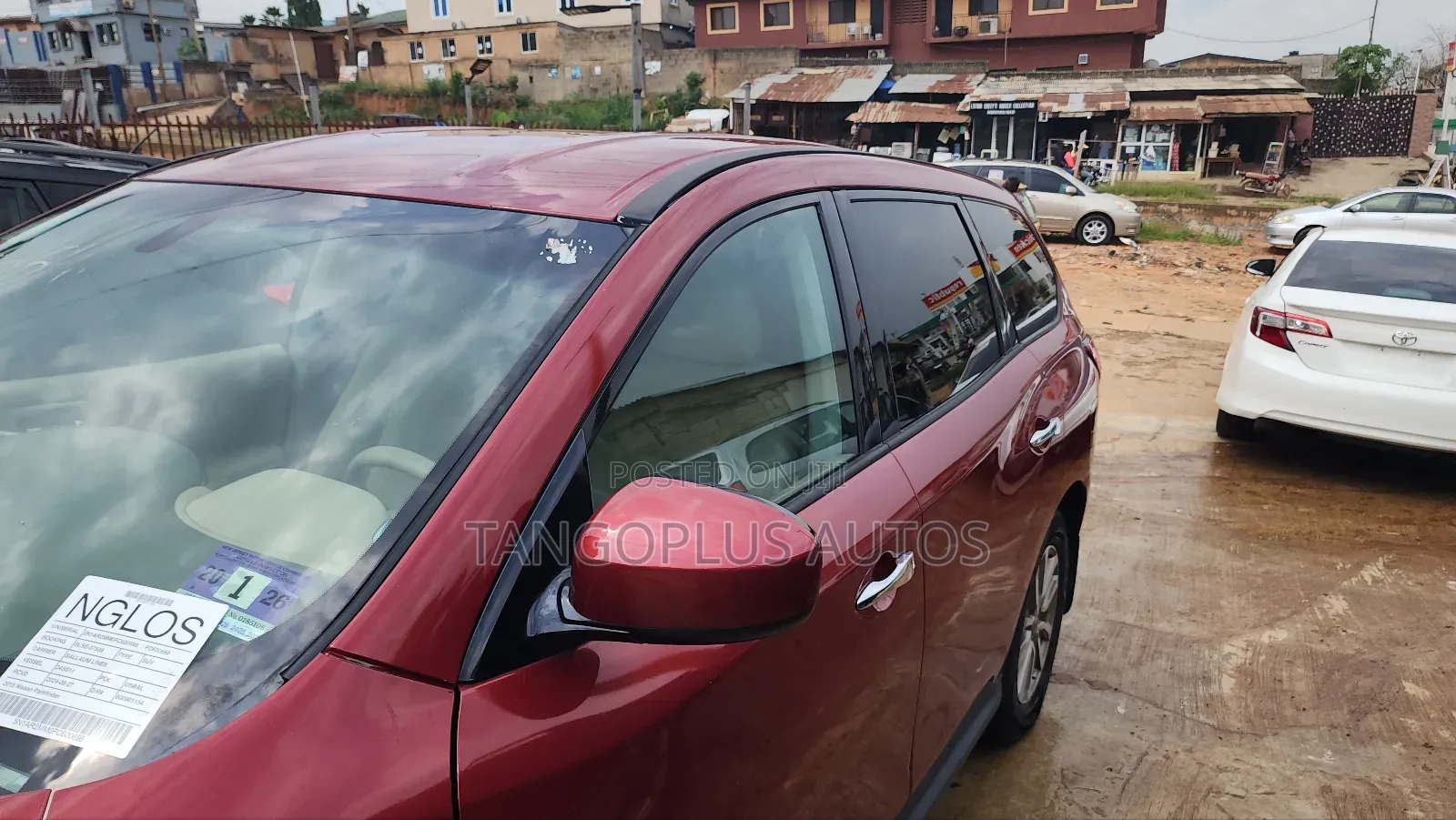 Nissan Pathfinder 2015 Red
