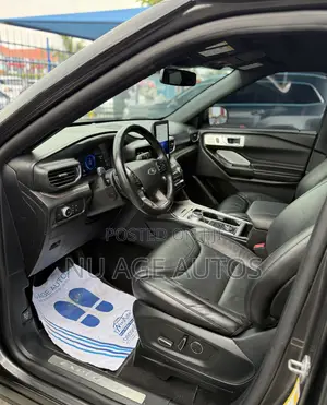 Ford Explorer Platinum 4x4 2020 Gray