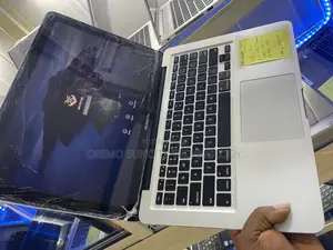 Laptop Apple MacBook Pro 8GB Intel Core i5 HDD+SSD 500GB