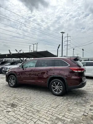 Toyota Highlander XLE 4x2 V6 (3.5L 6cyl 8A) 2017 Burgundy