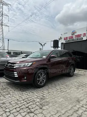 Toyota Highlander XLE 4x2 V6 (3.5L 6cyl 8A) 2017 Burgundy