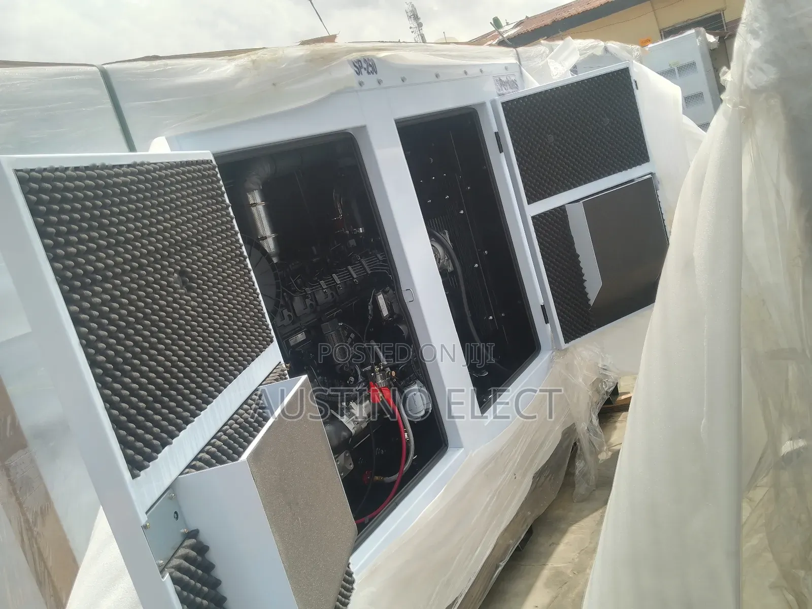 Portable 250kva Soundproof Diesel Engine