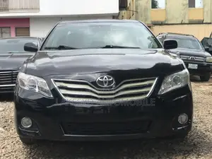 Photo - Toyota Camry XLE 4dr Sedan (2.5L 4cyl 6A) 2011 Black