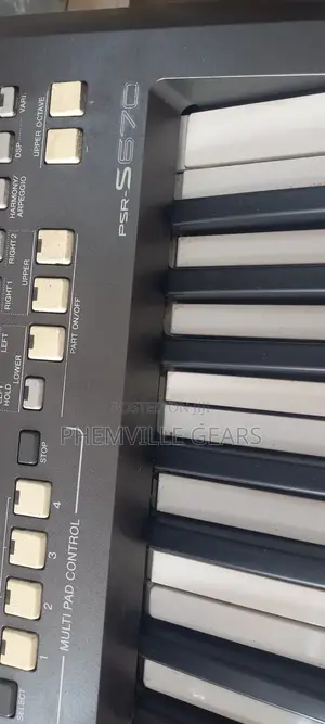 Neat Uk Used Yamaha PSR S670
