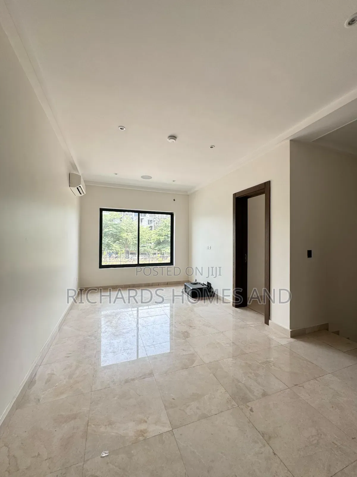 4bdrm Mansion in Banana Island for rent