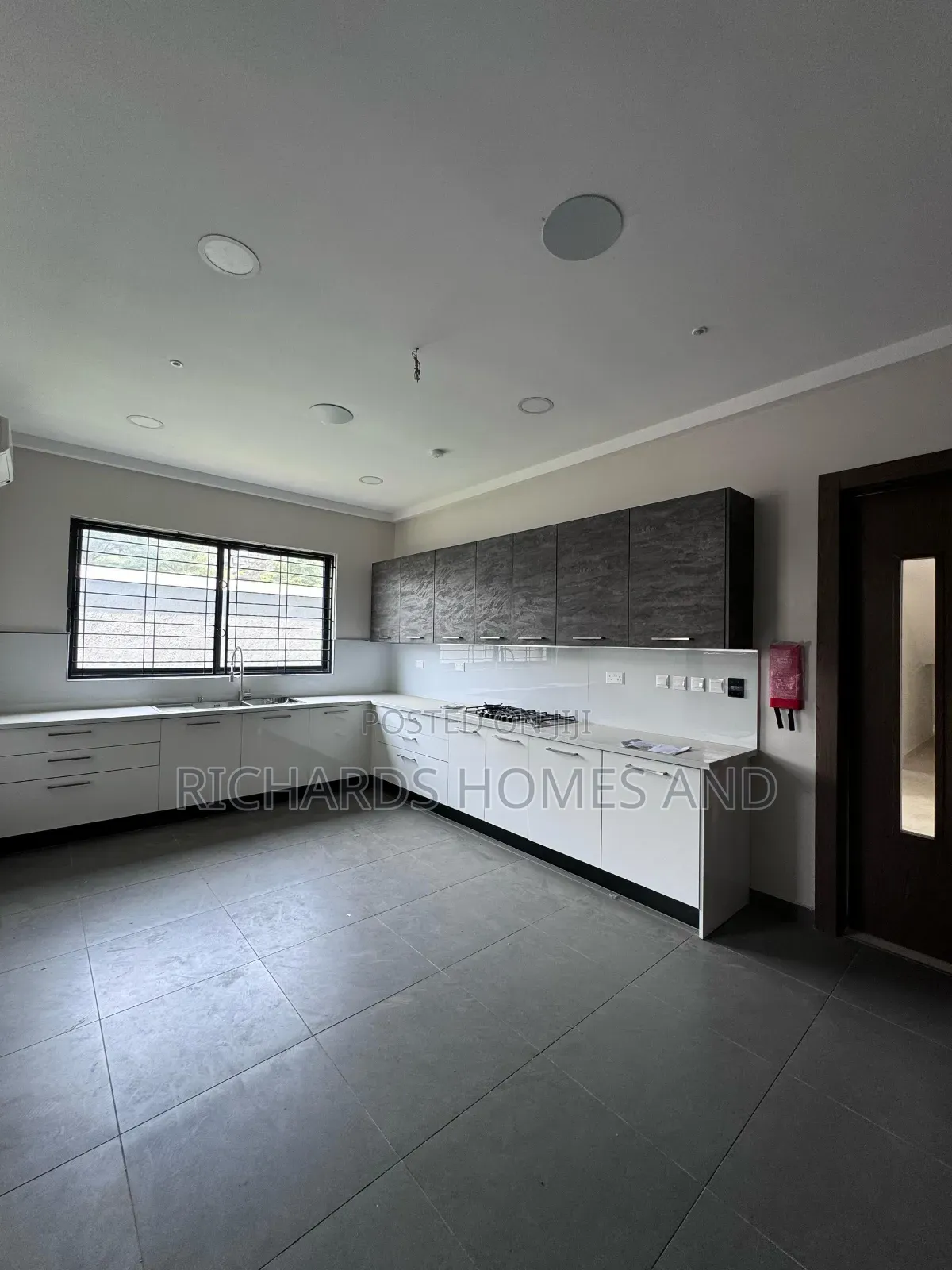 4bdrm Mansion in Banana Island for rent