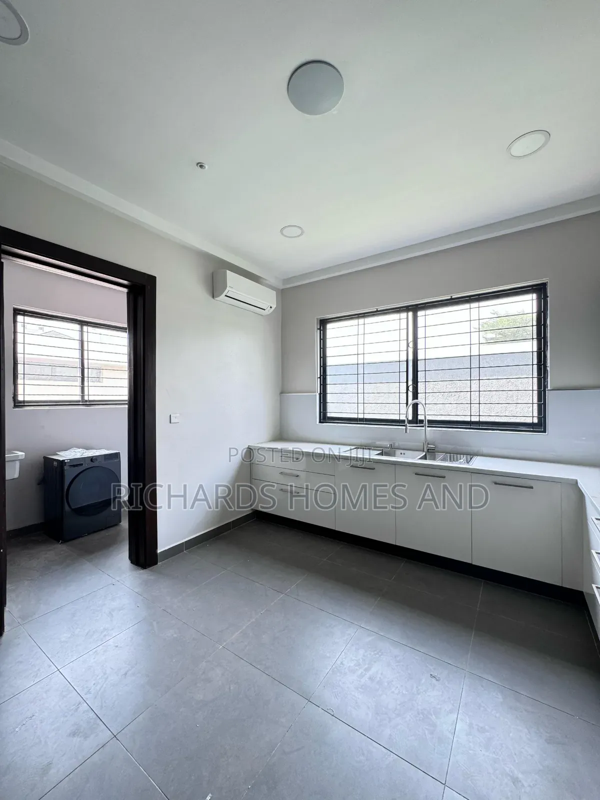 4bdrm Mansion in Banana Island for rent