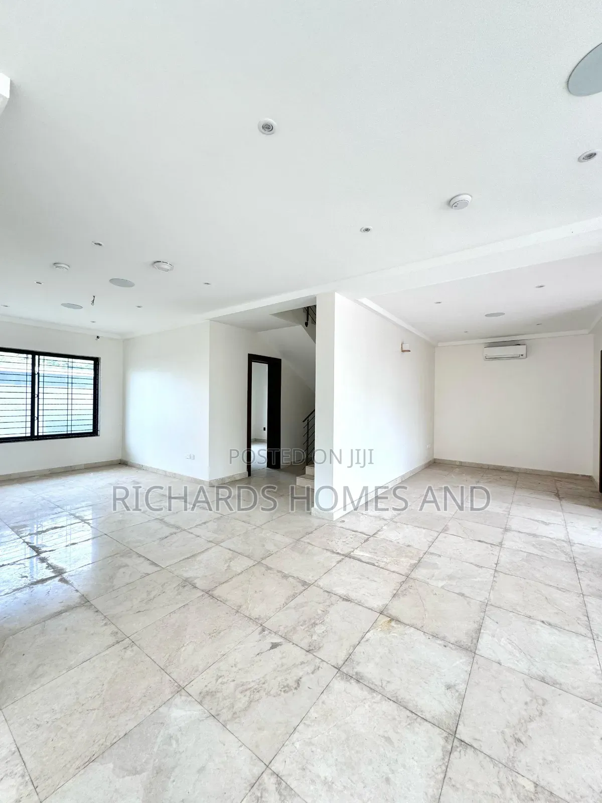 4bdrm Mansion in Banana Island for rent