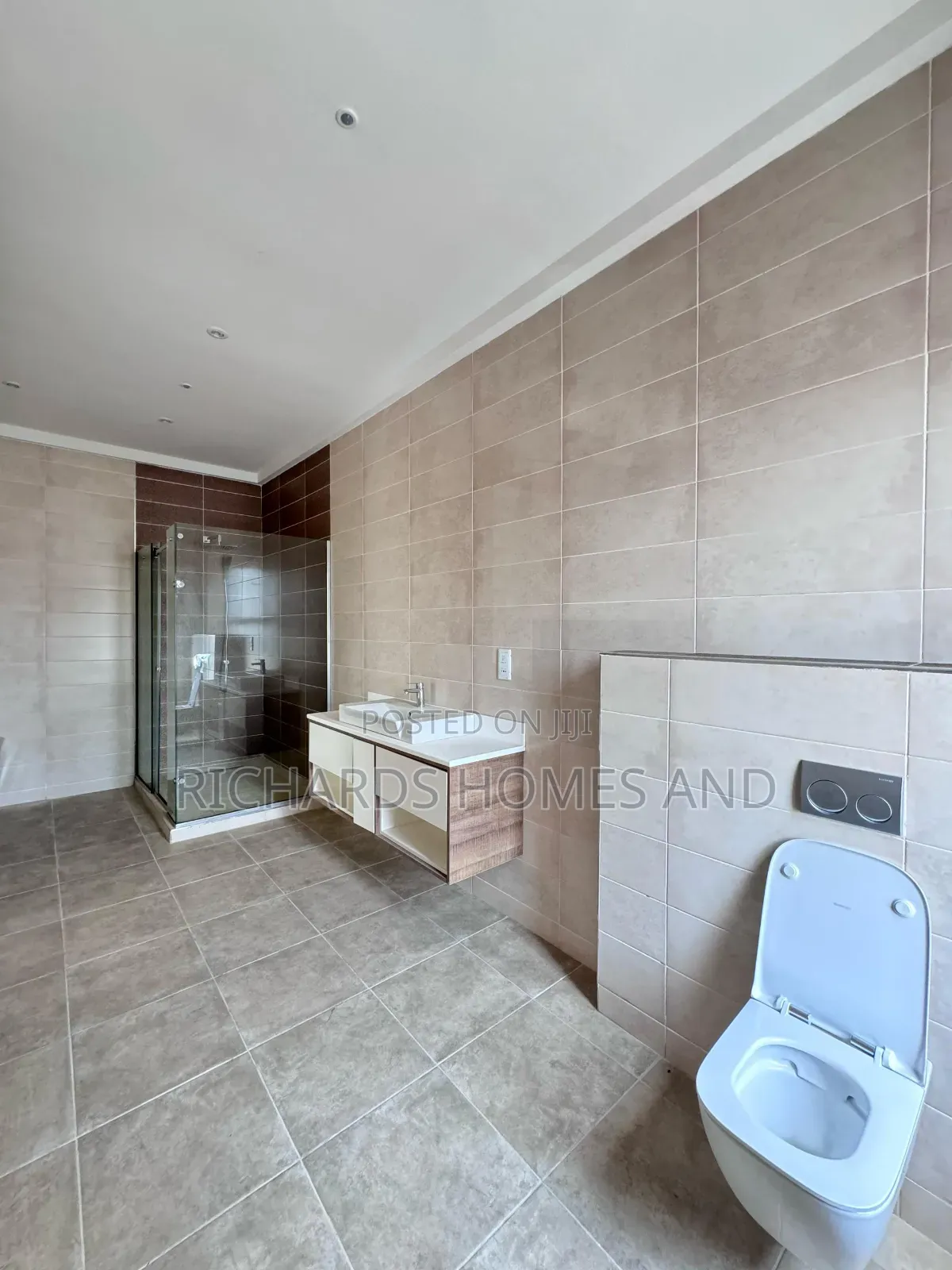 4bdrm Mansion in Banana Island for rent