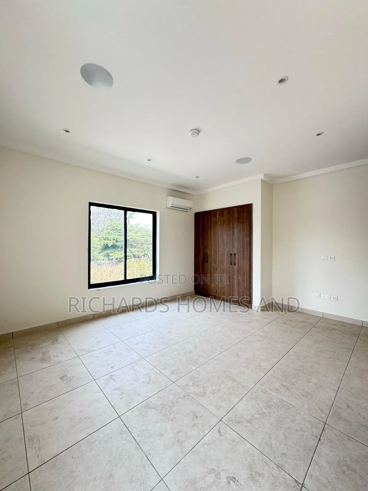 4bdrm Mansion in Banana Island for rent