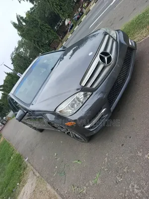 Photo - Mercedes-Benz C300 Luxury Sedan RWD (3.0L 6cyl 7A) 2008 Gray