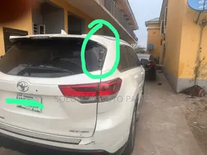 Highlander 2015 2017 2018 Back Glass Pillar