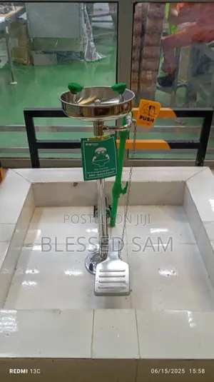 Pedalsta Standing Eye Wash