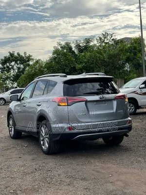 Toyota RAV4 Limited FWD (2.5L 4cyl 6A) 2017 Gray