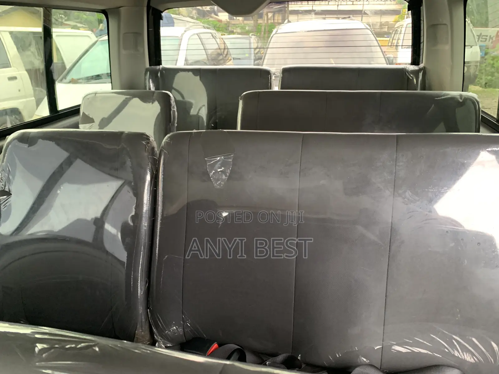 Toyota HiAce 2010 Black