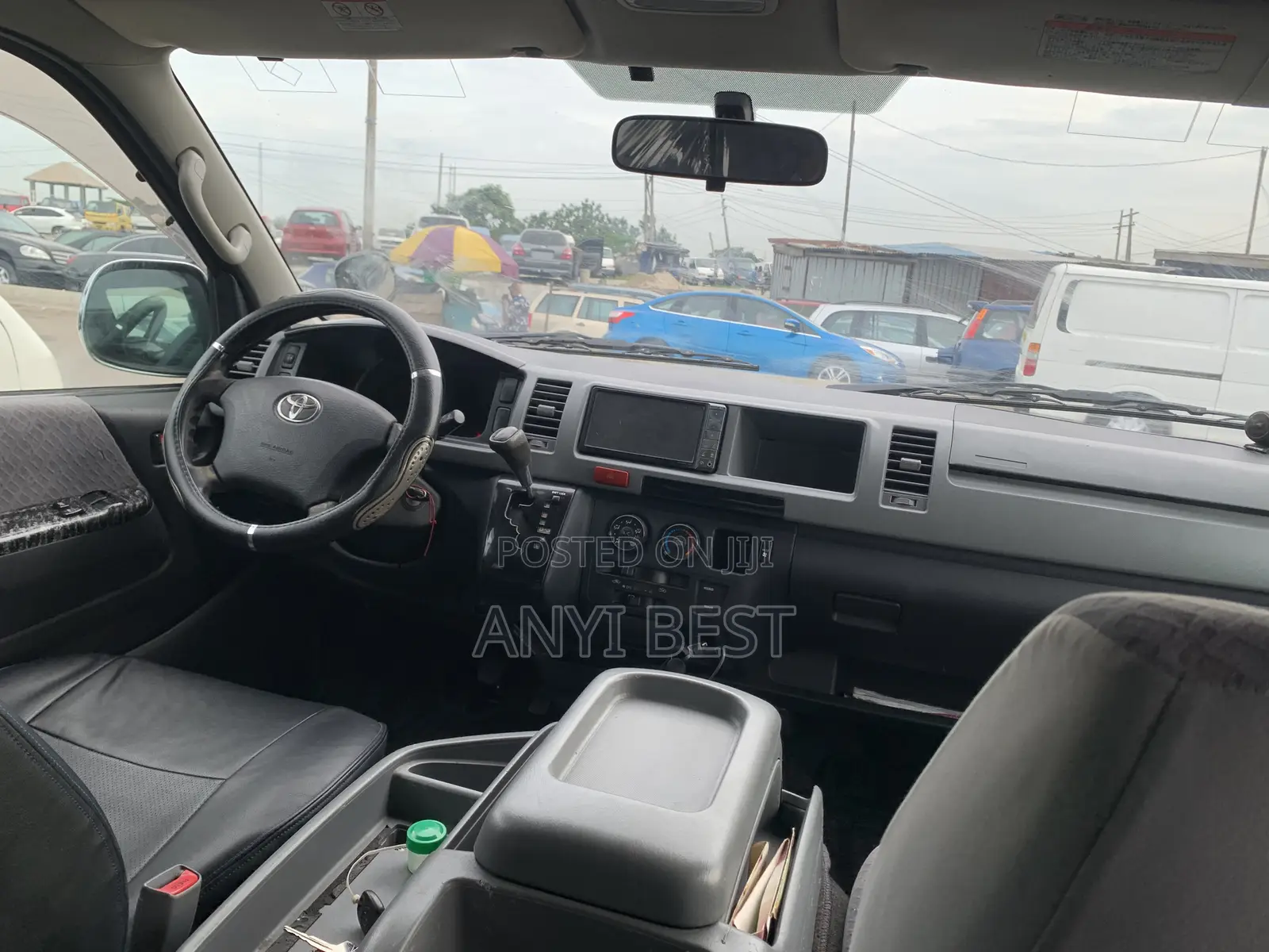 Toyota HiAce 2010 Black