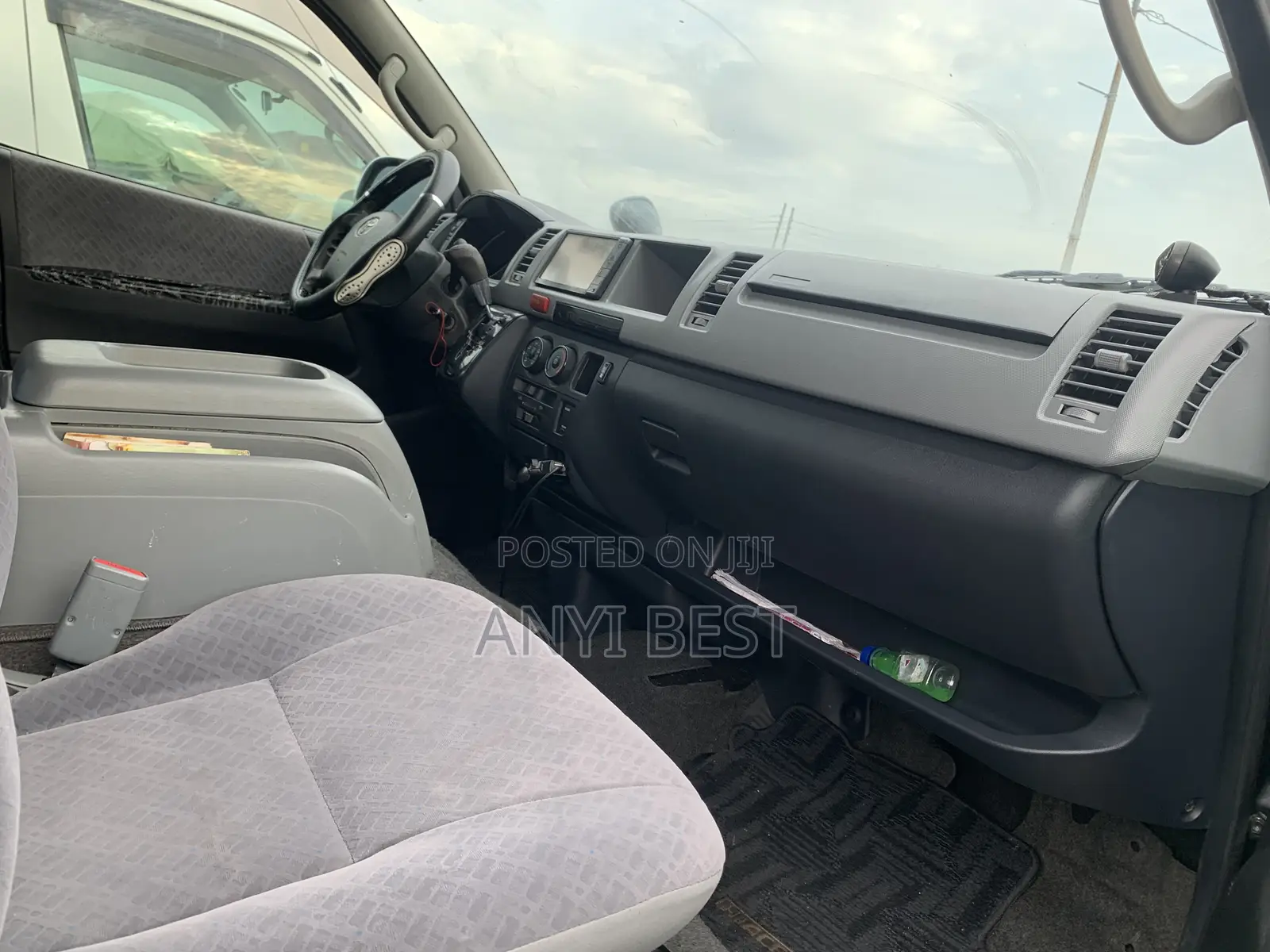 Toyota HiAce 2010 Black