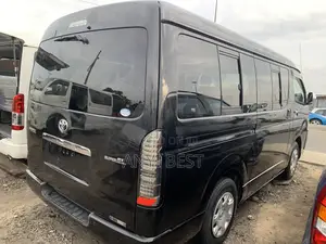 Toyota HiAce 2010 Black