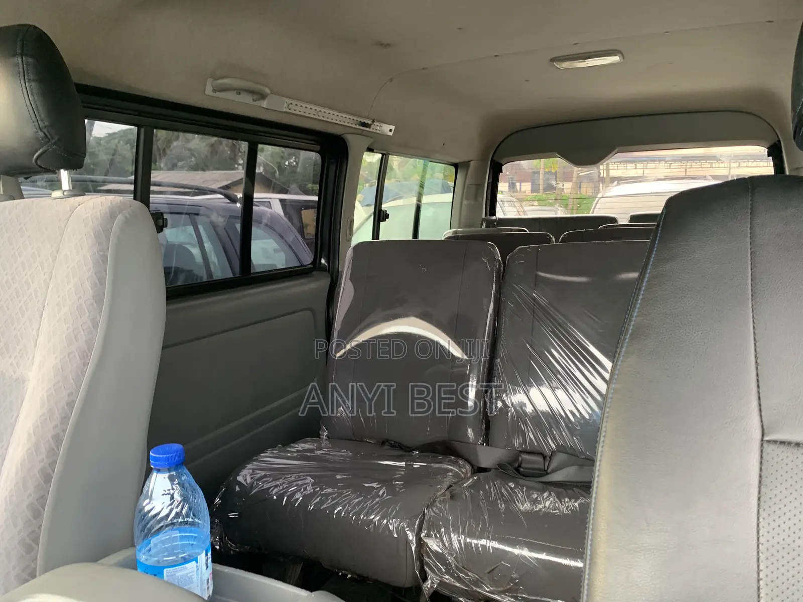 Toyota HiAce 2010 Black