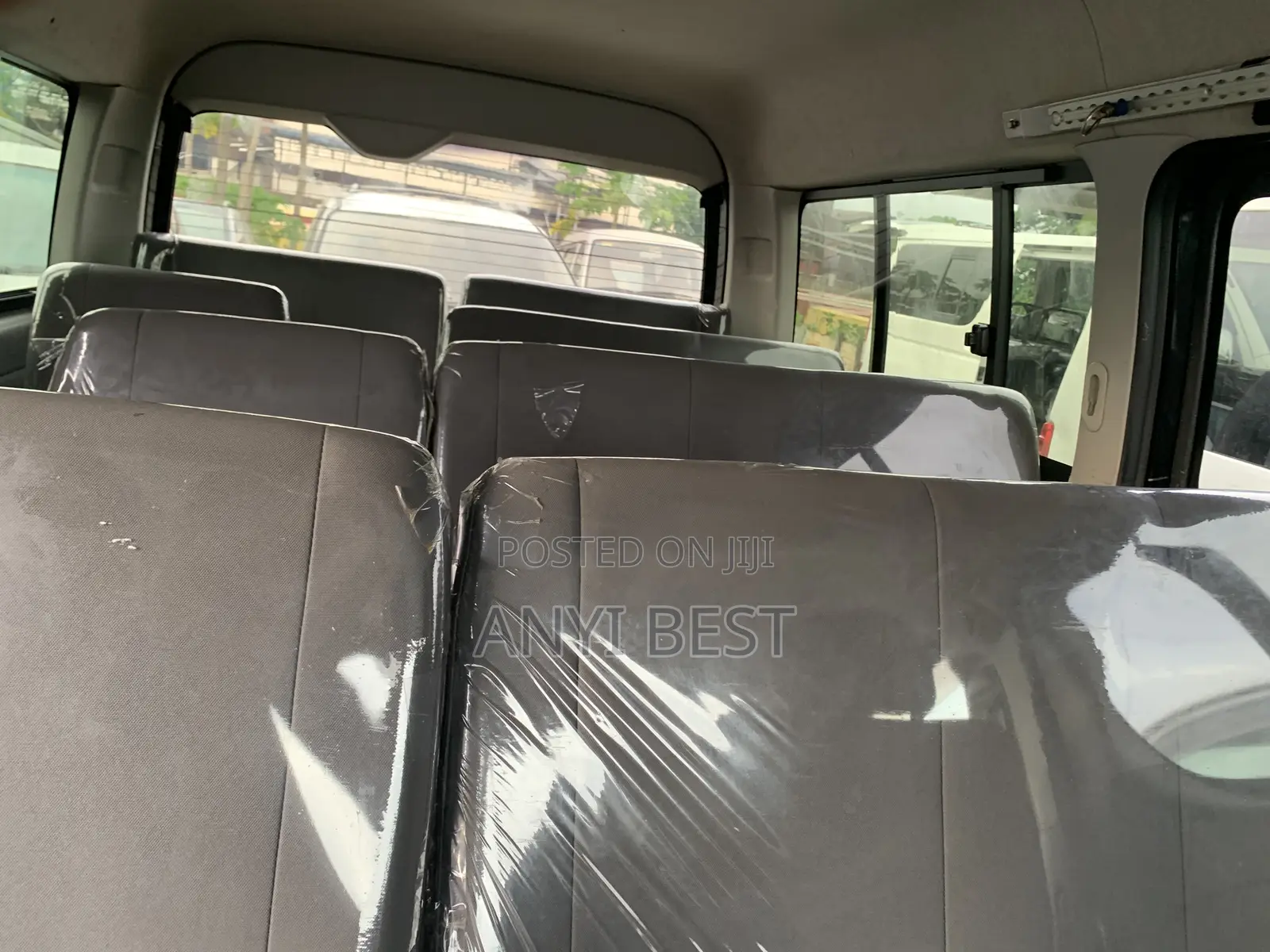 Toyota HiAce 2010 Black