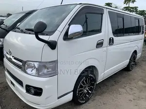 Toyota HiAce 2011 White