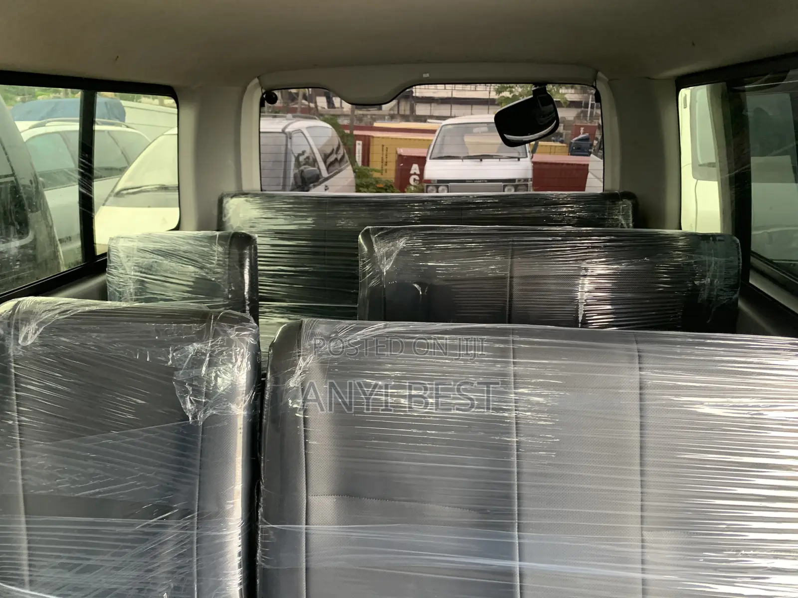 Toyota HiAce 2011 White