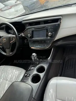 Toyota Avalon XLE FWDSedan (3.6L 6cyl 6A) 2016 Silver
