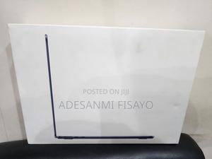 New Laptop Apple MacBook Air 2024 M3 8GB Apple M3 SSD 256GB