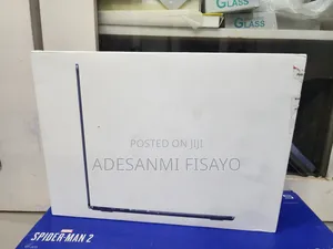 New Laptop Apple MacBook Air 2025 M4 13-Inch 16GB Apple M4 SSD 256GB