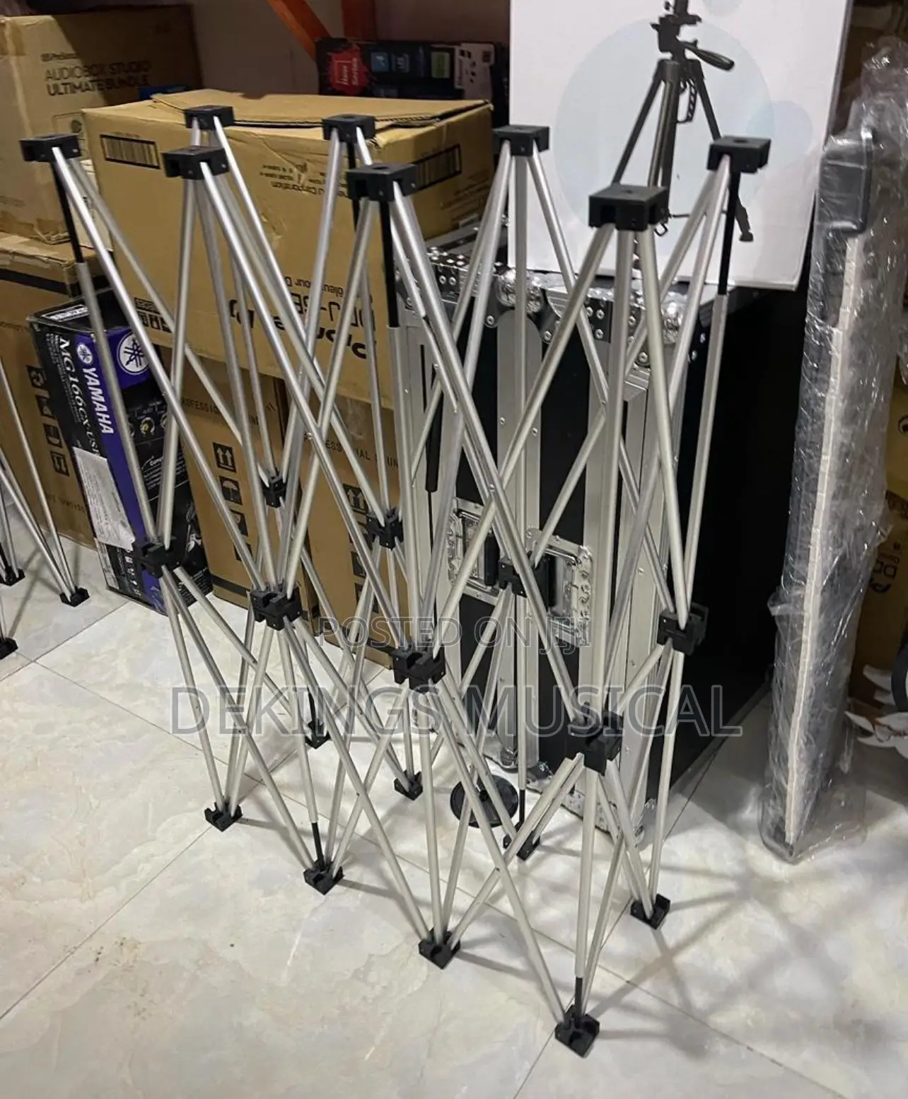 Adjustable Dj Skeleton Four 4 Leg Stand