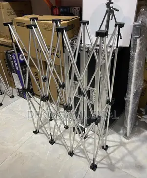 Adjustable Dj Skeleton Four 4 Leg Stand