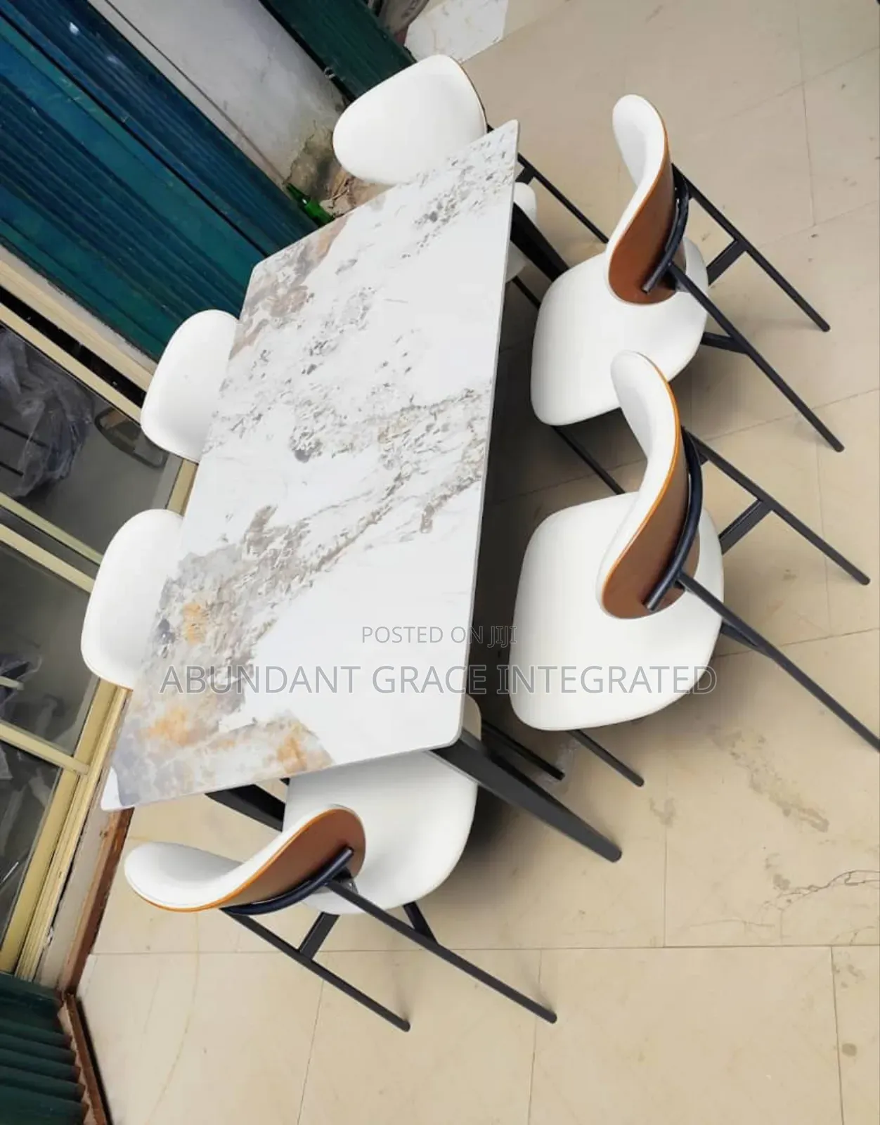 Executive Grand Dinning Set.