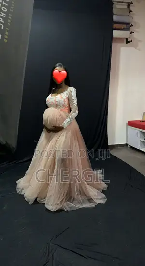 Photo - Maternity Gown for Photoshoot