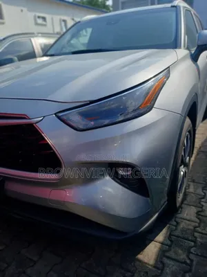 New Toyota Highlander XLE 2025 Silver