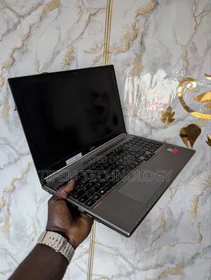 Laptop Fujitsu Lifebook E756 8GB Intel Core I5 HDD 500GB