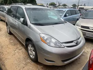 Toyota Sienna LE AWD 2006 Silver
