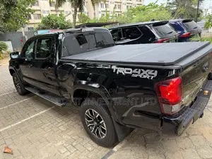 Toyota Tacoma SR5 Double Cab 6' Bed AT 2024 Black