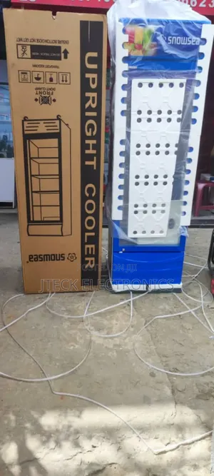 Snowsea Upright Cooler And 370l With A 2 Yr Warranty