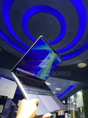 Laptop Apple MacBook Pro 2021 M1 32GB Apple M1 Pro SSD 1T