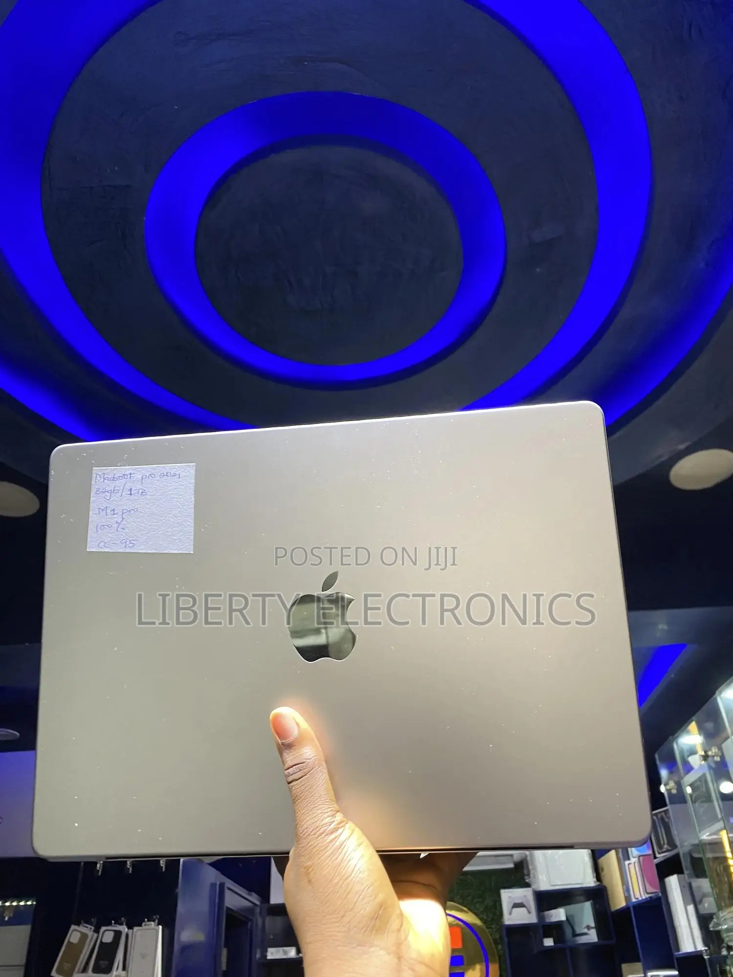 Laptop Apple MacBook Pro 2021 M1 32GB Apple M1 Pro SSD 1T